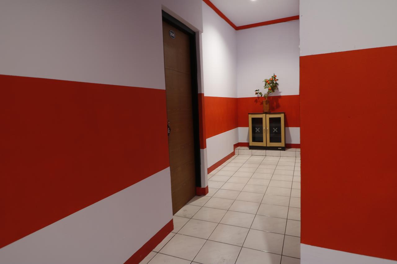Reddoorz Plus @ Samratulangi Manado Exterior foto